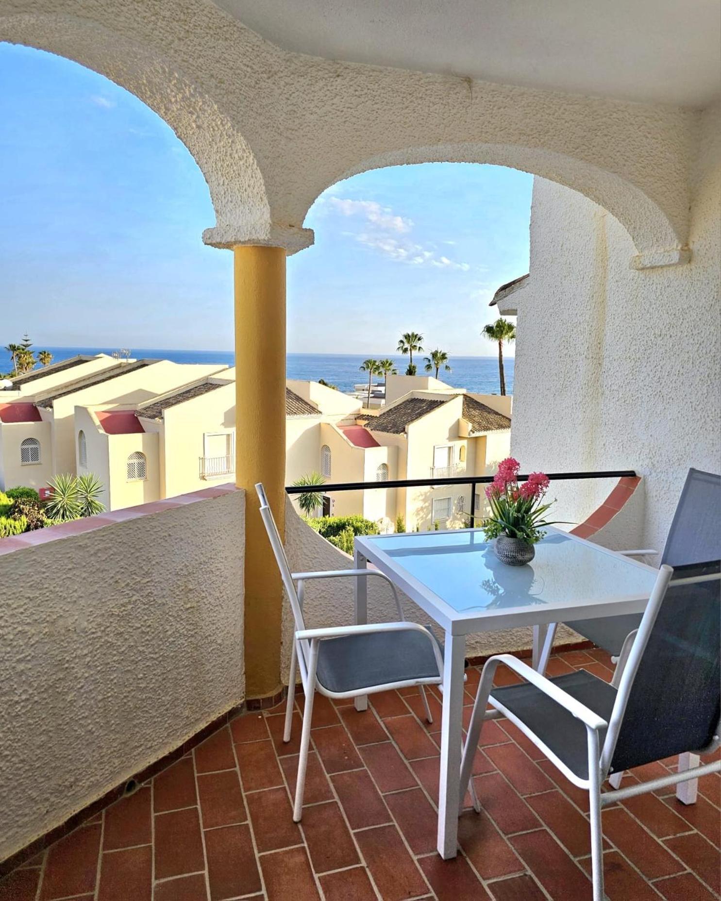 Apartamento Sea View Celeste Costa Del Sol Playa Chapparal La Cala De Mijas Luaran gambar